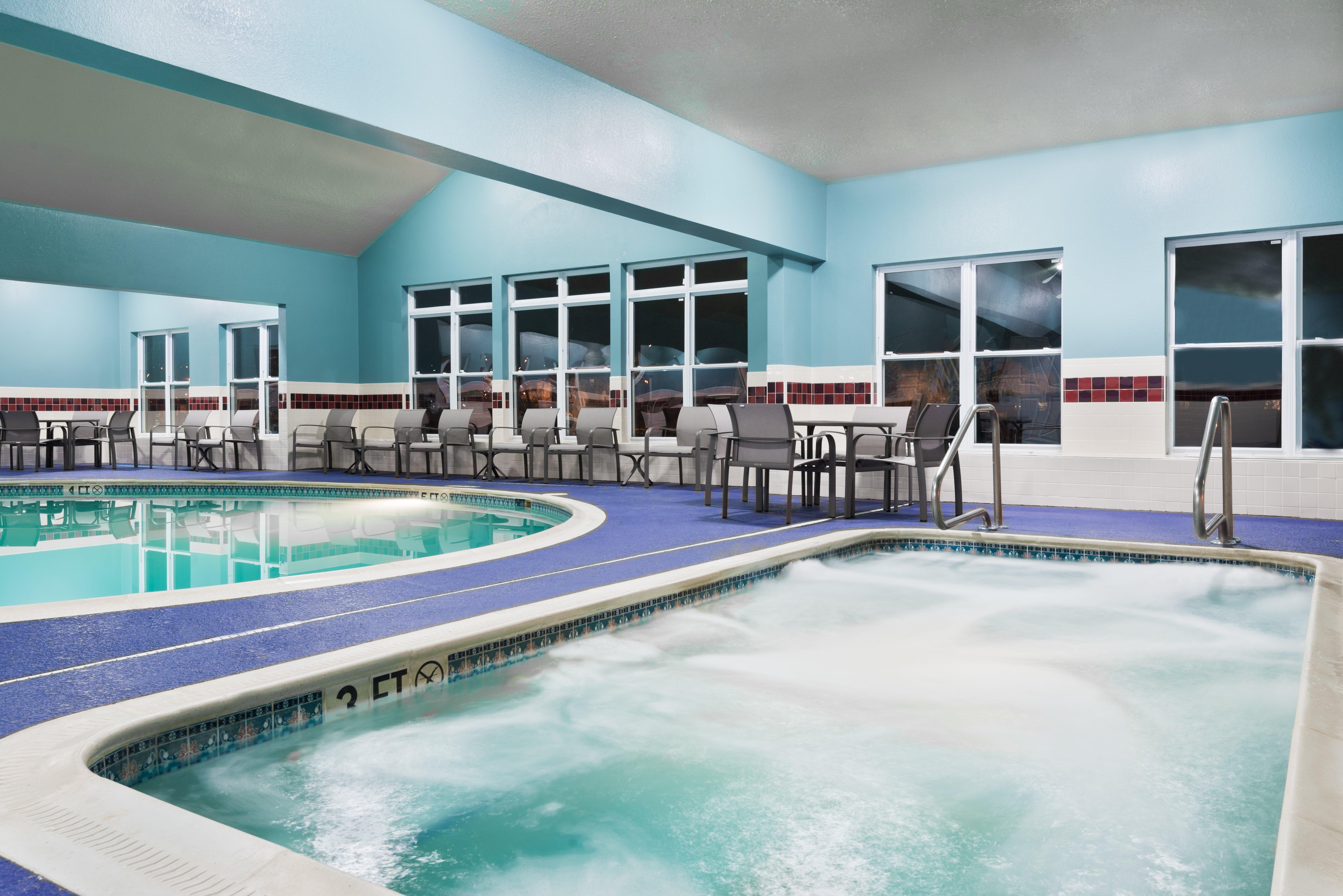 Home2 By Hilton Airport East Broad 3*