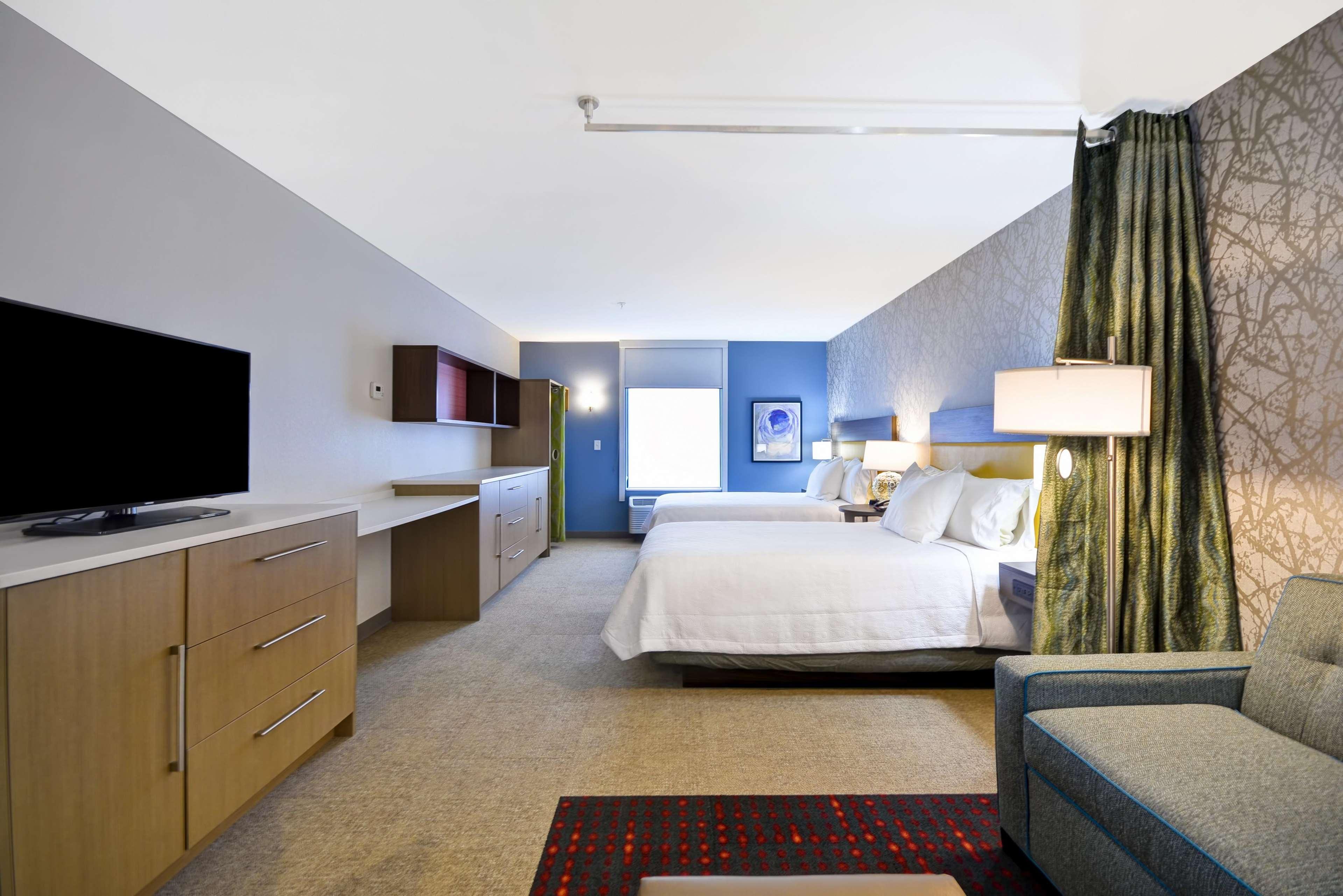 Hotel Home2 By Hilton Airport East Broad
