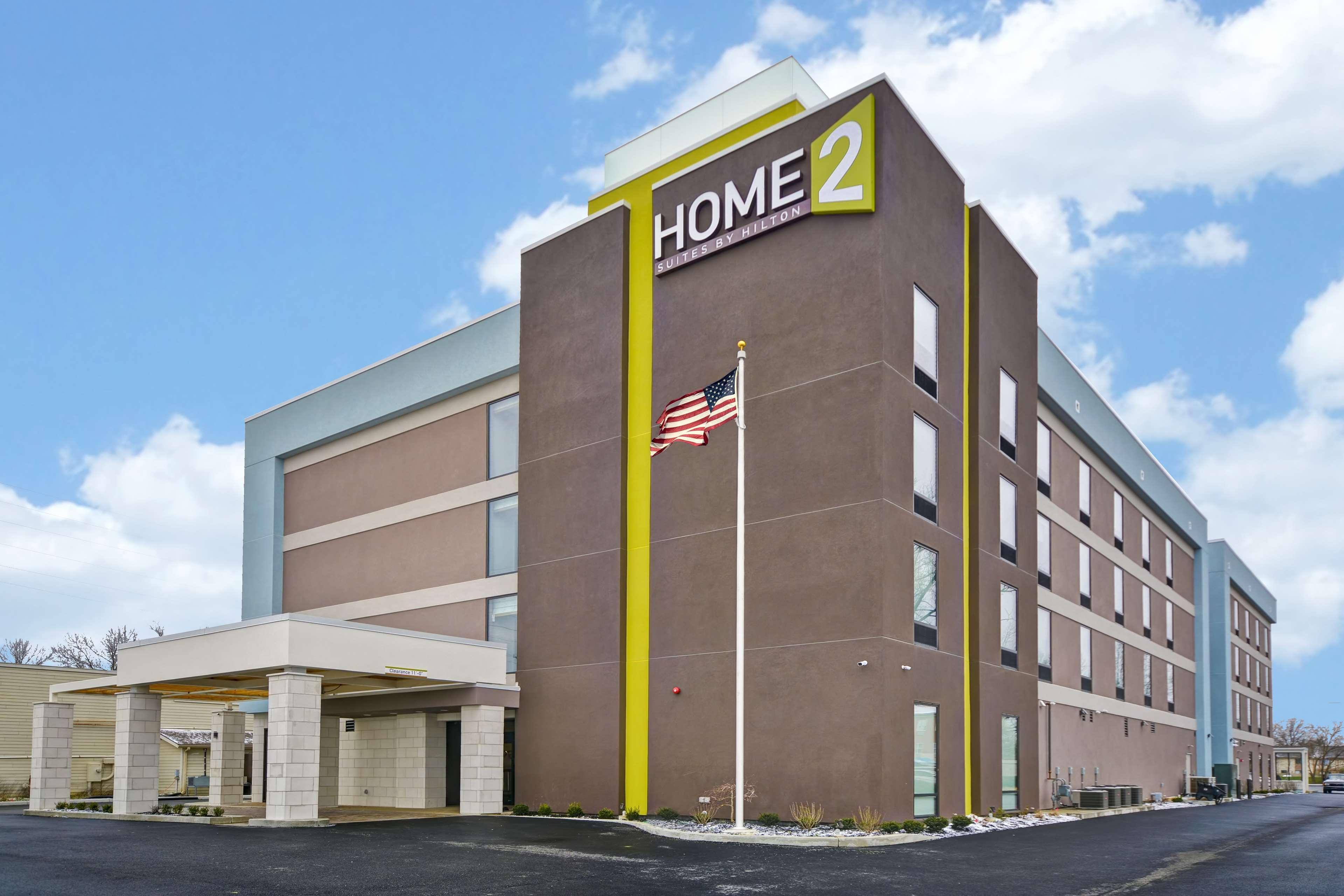 Home2 By Hilton Airport East Broad 3*